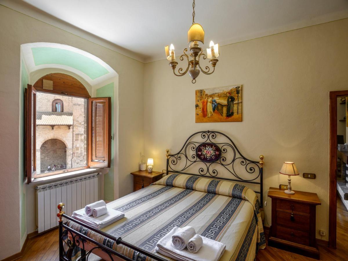 Sangi Studio Apartment - With Amazing View Of The Duomo San Gimignano Exterior photo